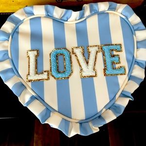 Stoney Clover Lane heart pouch in Hydrangea